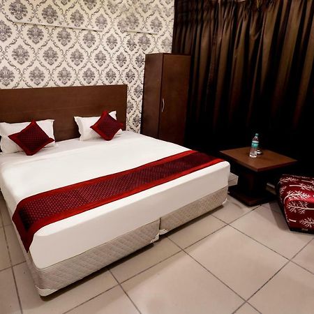 Airport Hotel Edge Home Stay Ню Делхи Екстериор снимка