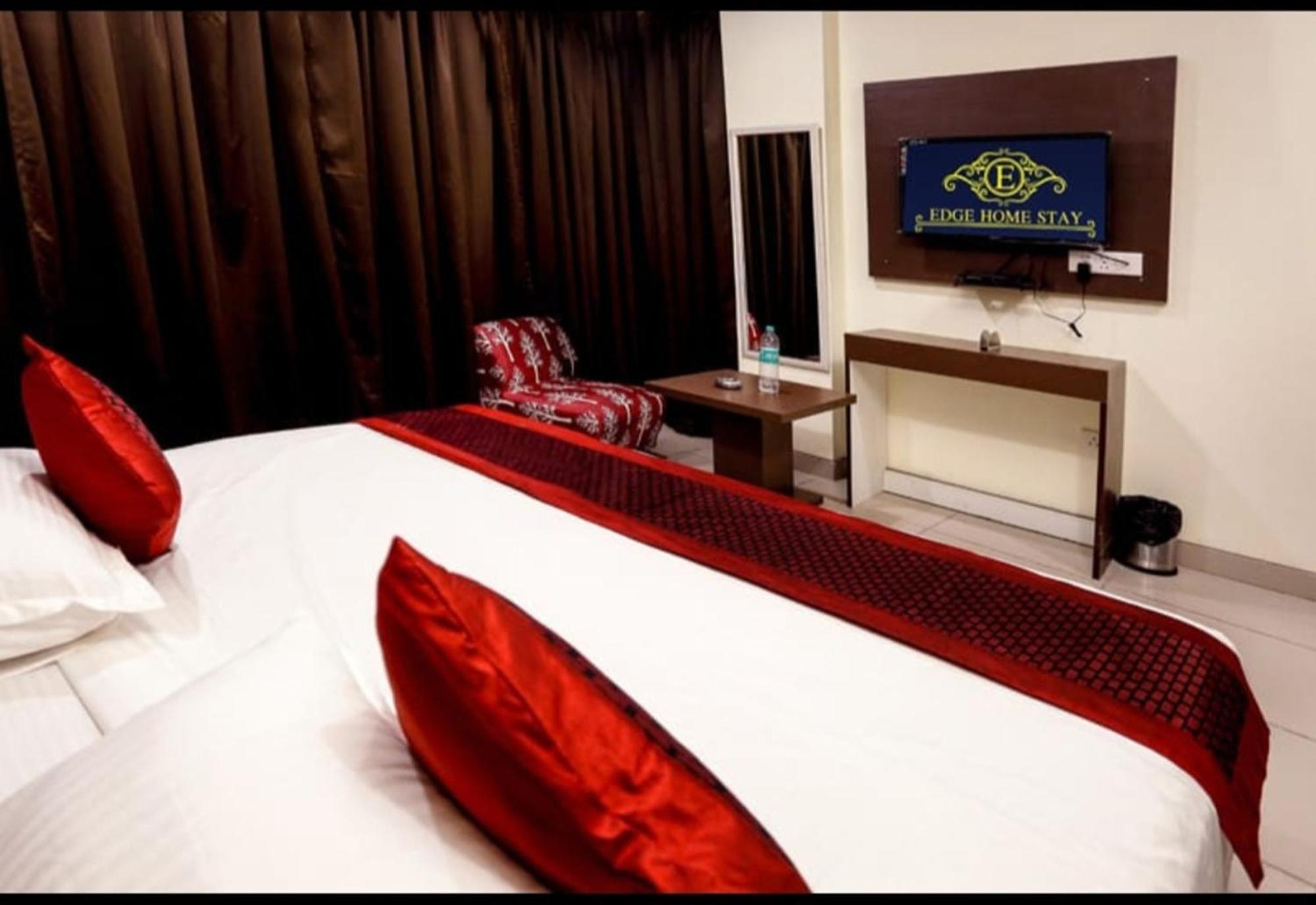 Airport Hotel Edge Home Stay Ню Делхи Екстериор снимка