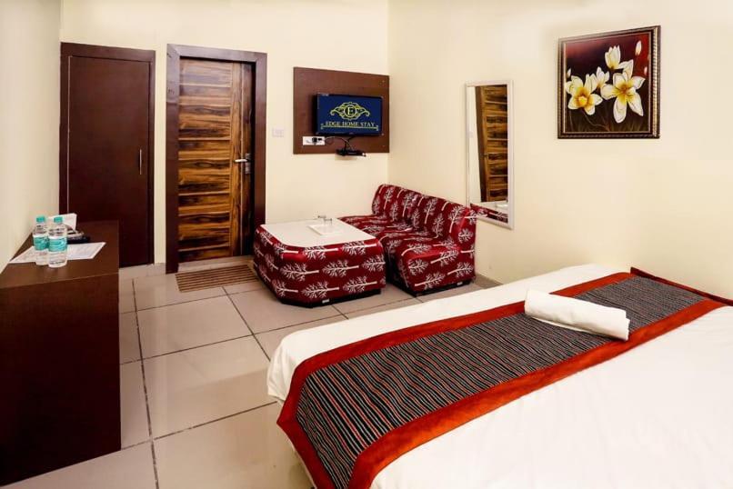 Airport Hotel Edge Home Stay Ню Делхи Екстериор снимка