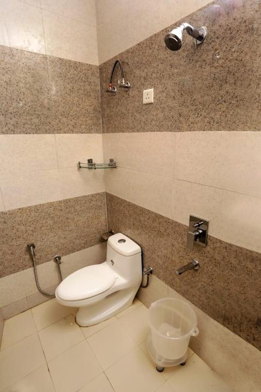 Airport Hotel Edge Home Stay Ню Делхи Екстериор снимка