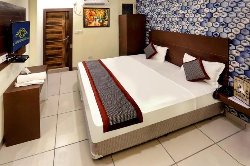 Airport Hotel Edge Home Stay Ню Делхи Екстериор снимка
