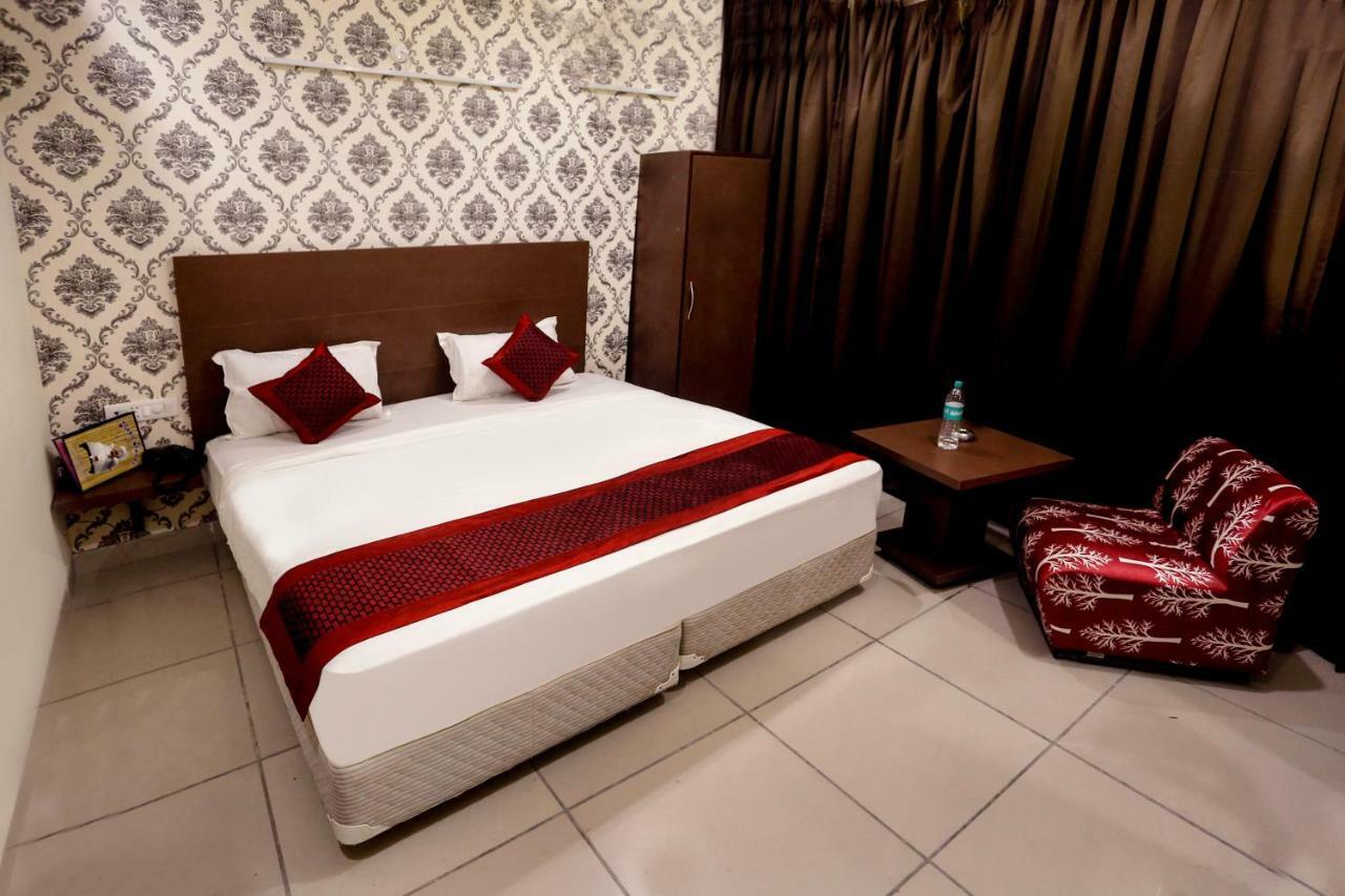 Airport Hotel Edge Home Stay Ню Делхи Екстериор снимка
