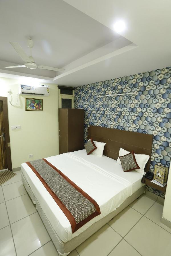Airport Hotel Edge Home Stay Ню Делхи Екстериор снимка